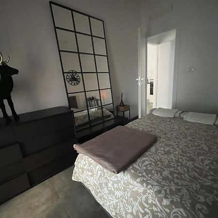 Decoluxe !Apartamento Con 1 Camera Da Letto , In Zona San Paolo , Via Martiniana Торино Екстериор снимка