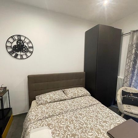 Decoluxe !Apartamento Con 1 Camera Da Letto , In Zona San Paolo , Via Martiniana Торино Екстериор снимка