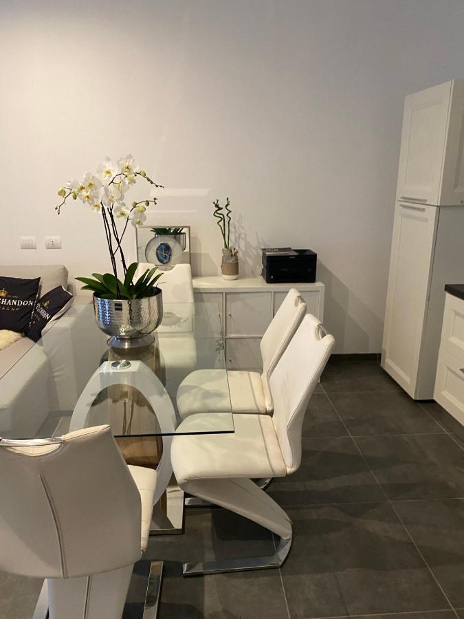 Decoluxe !Apartamento Con 1 Camera Da Letto , In Zona San Paolo , Via Martiniana Торино Екстериор снимка