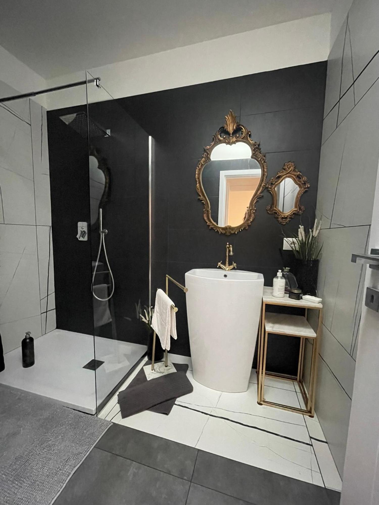 Decoluxe !Apartamento Con 1 Camera Da Letto , In Zona San Paolo , Via Martiniana Торино Екстериор снимка