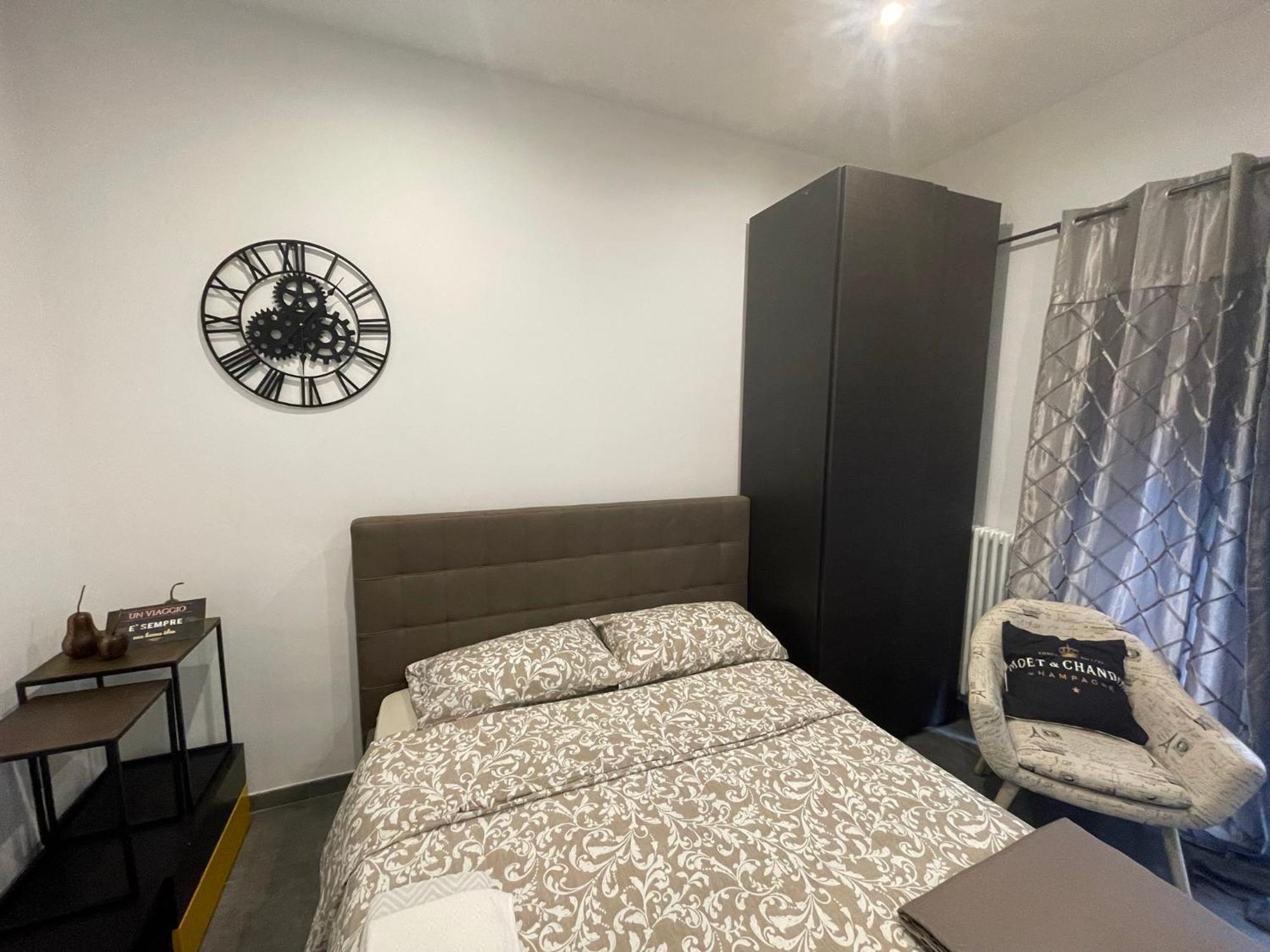 Decoluxe !Apartamento Con 1 Camera Da Letto , In Zona San Paolo , Via Martiniana Торино Екстериор снимка